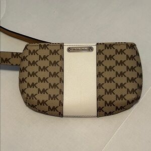 Michael Kors NWT Tan and Cream Fanny Pack